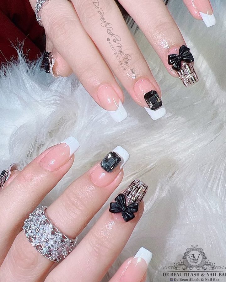 de beautilash nail bar