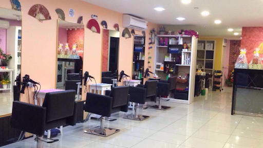 Mek Kebaya Hair Studio UNISEX