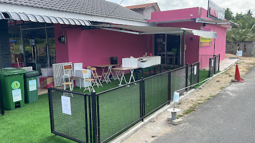 Inalina Boutique & Dessert Vendor/Mini Cafe Inalina Boutique & Dessert Vendor/Mini Cafe