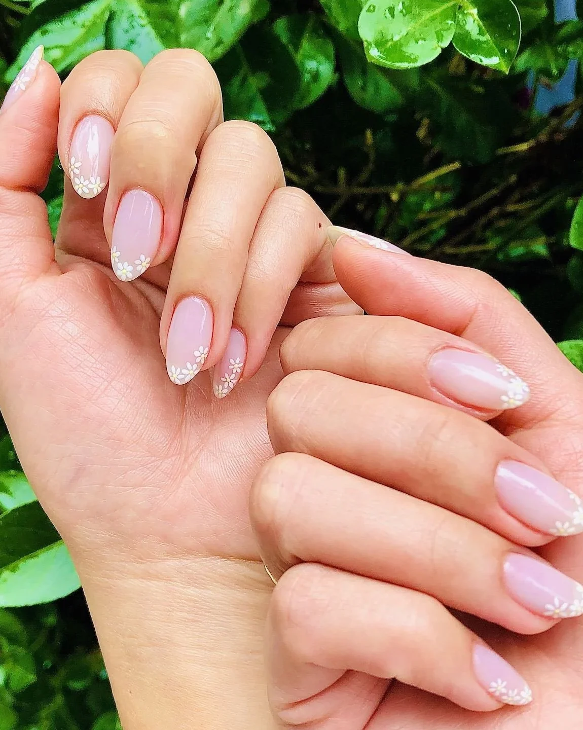 manis ayu nail manicure studio