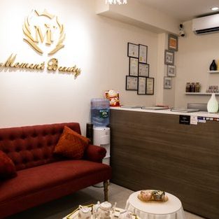 moment beauty studio 1