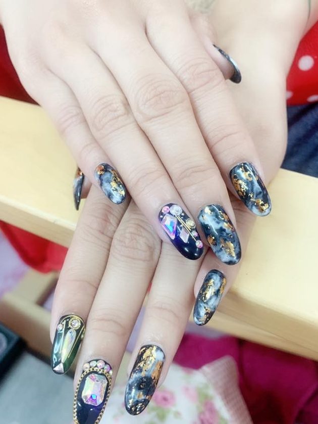 z yee nail beauty inn